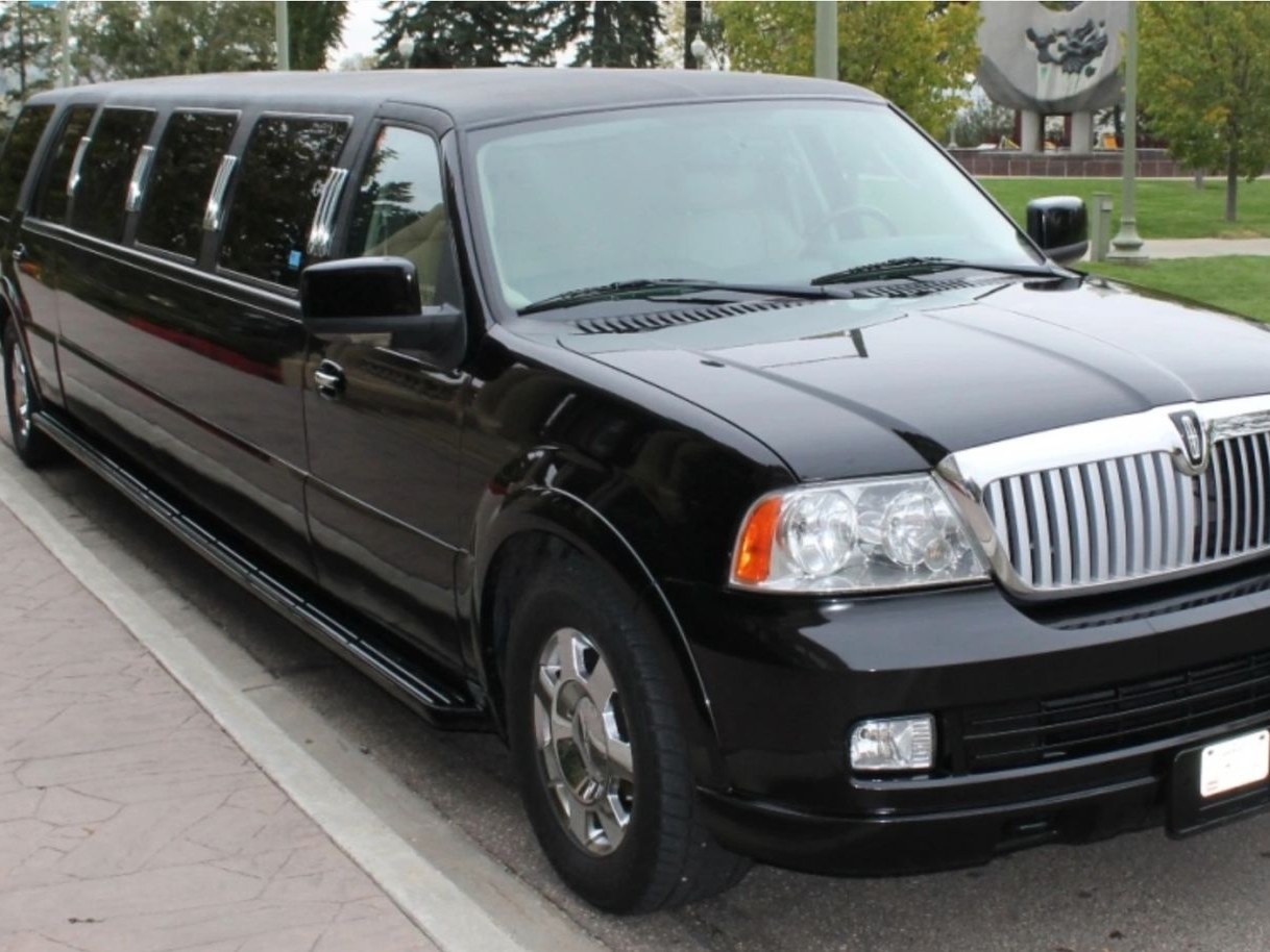 STRETCH SUV — Sioux Falls luxury chauffeur fleet